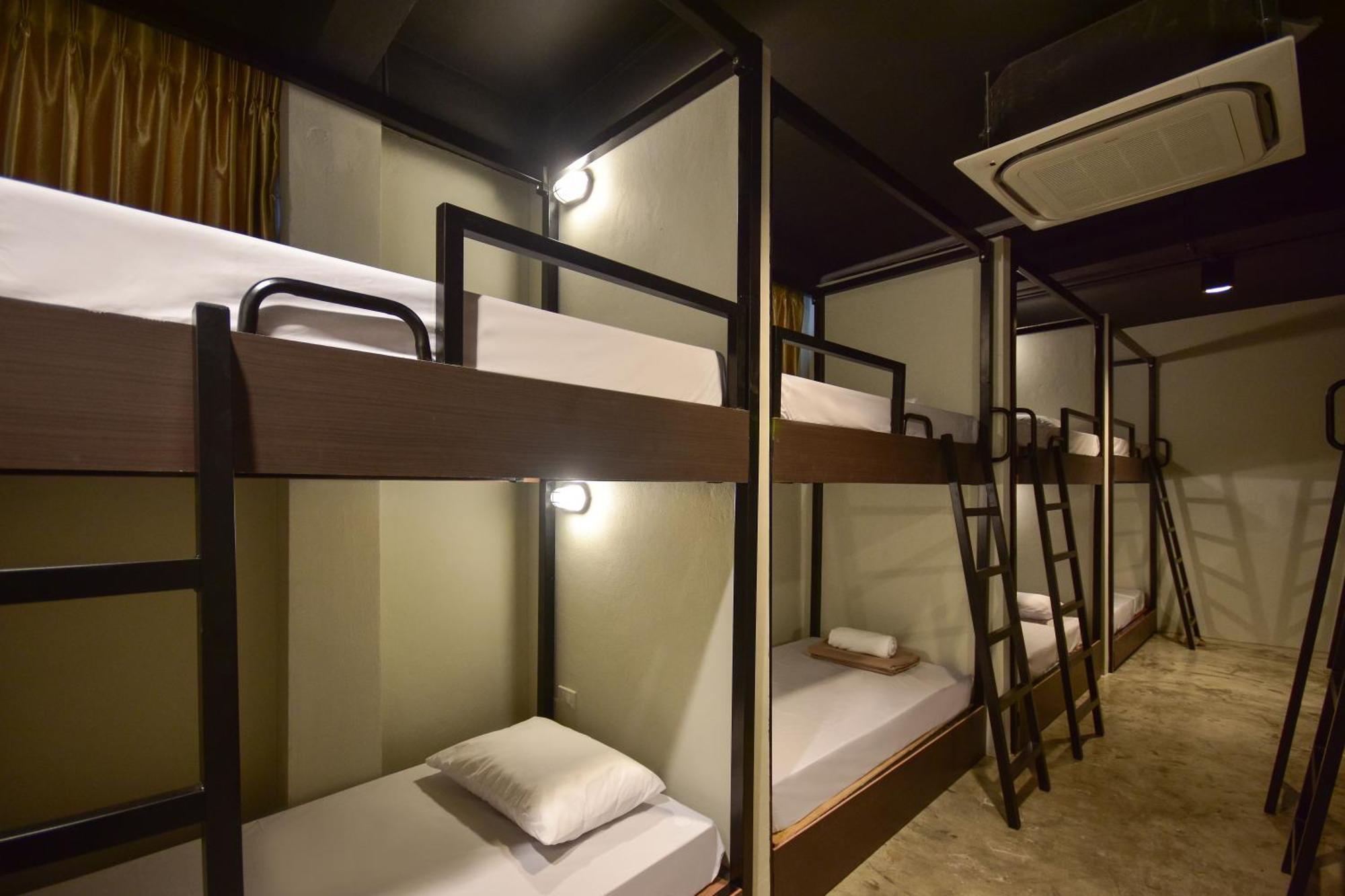Bunk Bed Mixed Dormitory Room,822307790:JPEG